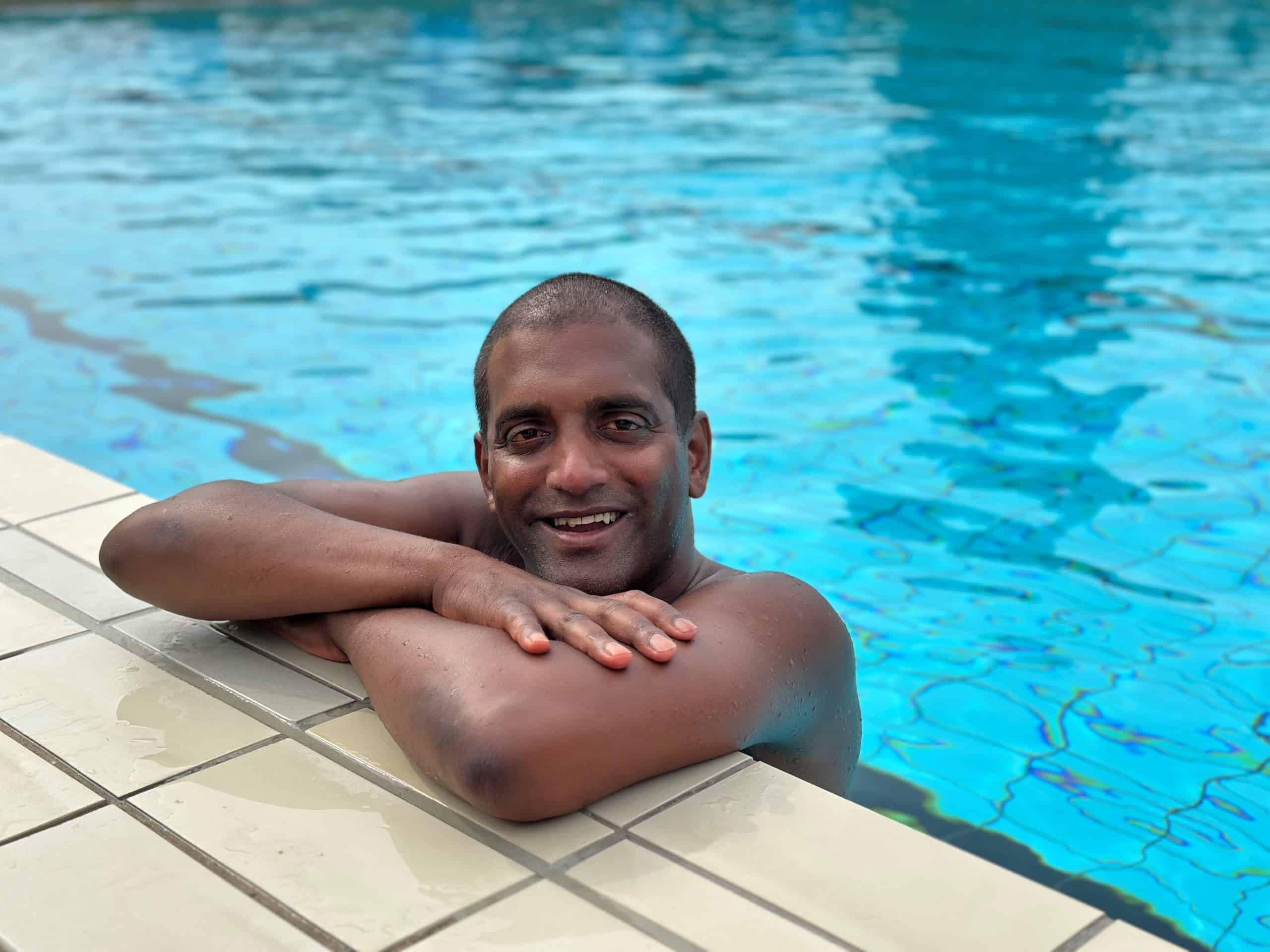 Shiva de Winter in het water